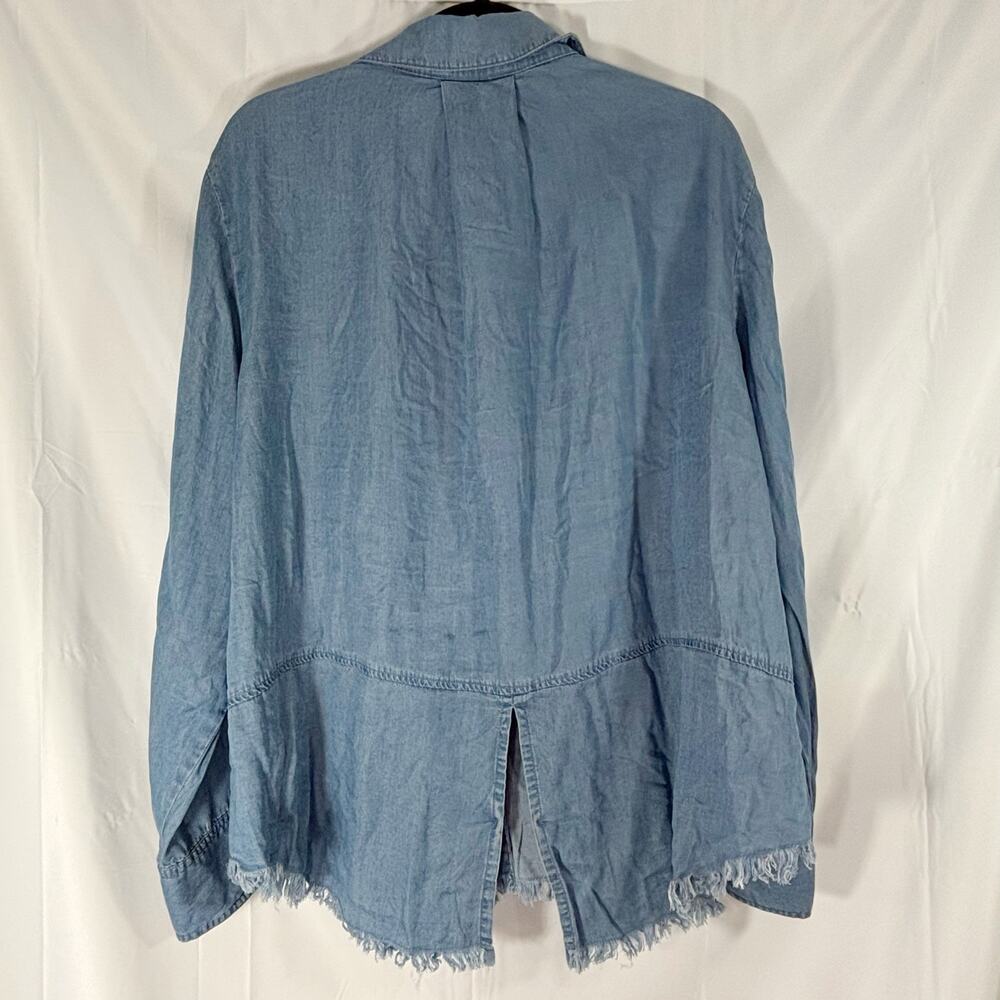 Linea Donna Women’s Blue Chambray Button-Down Shirt 2X, Raw Hem, 2 Front Pockets - Picture 3 of 7